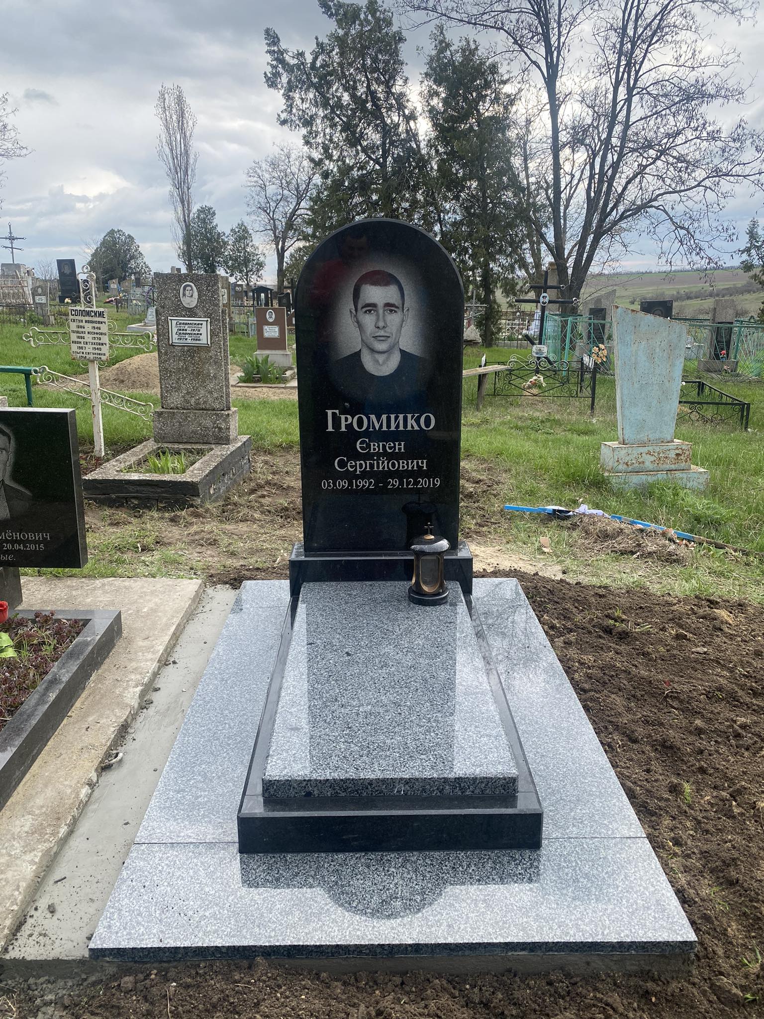 Памятник гранітний №13 Памятник гранітний №13