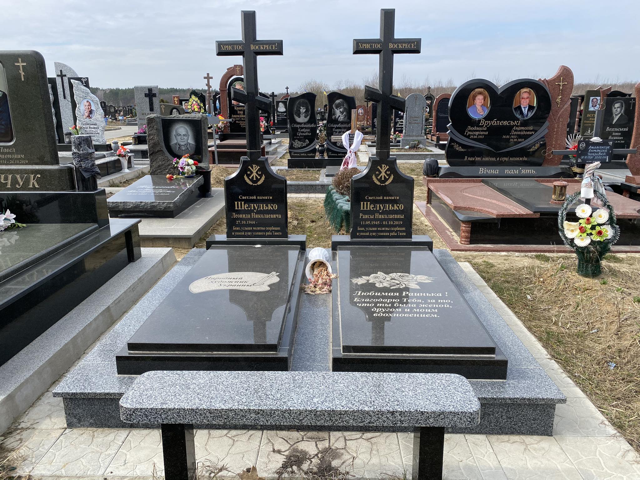 Памятник гранітний №Д22 Памятник гранітний №Д22