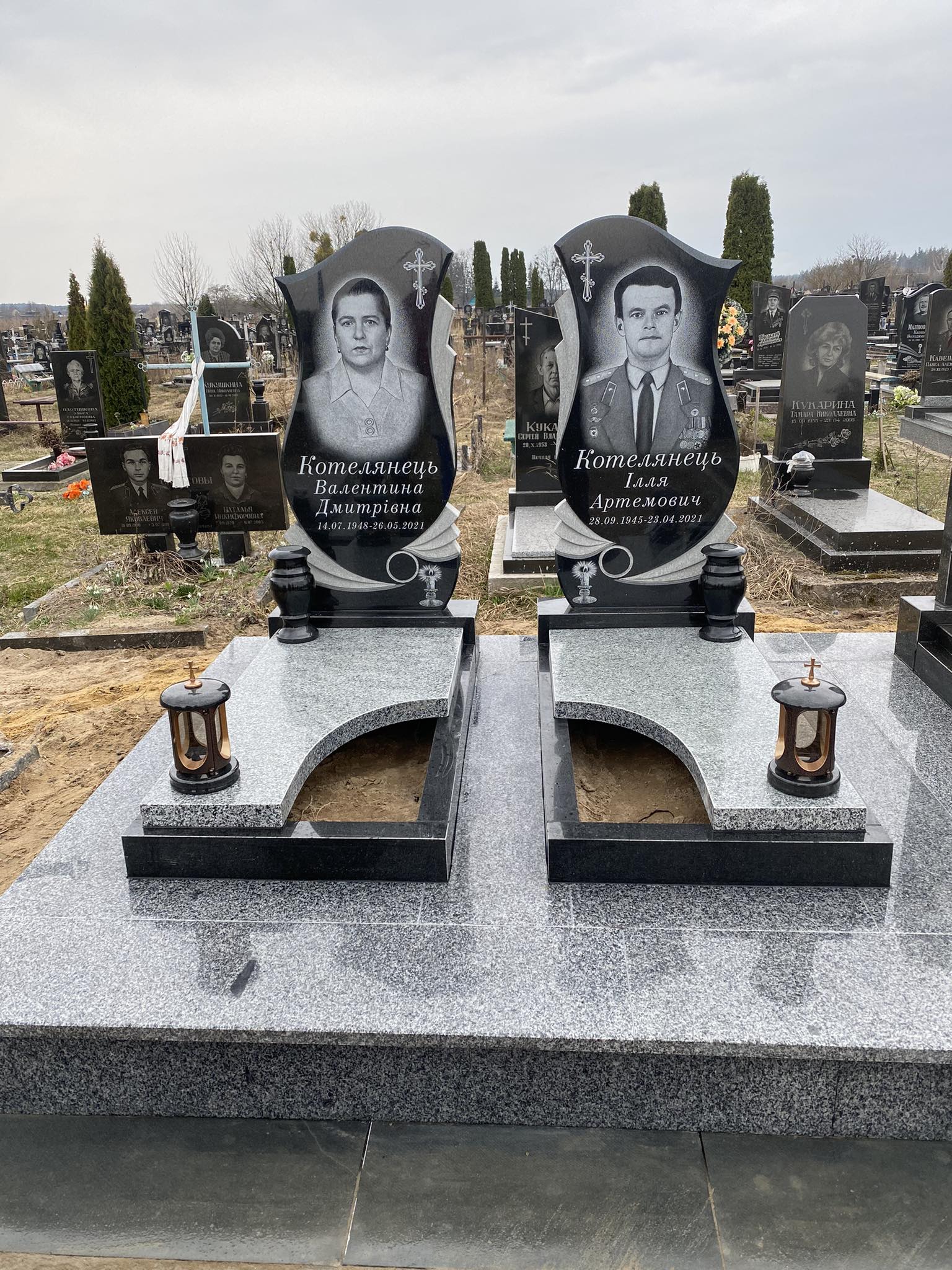 Памятник гранітний №Д16 Памятник гранітний №Д16