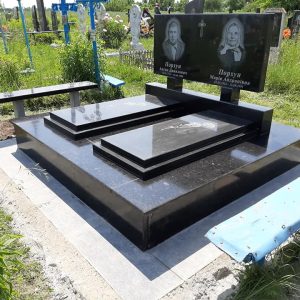 Памтник гранітний №Д7