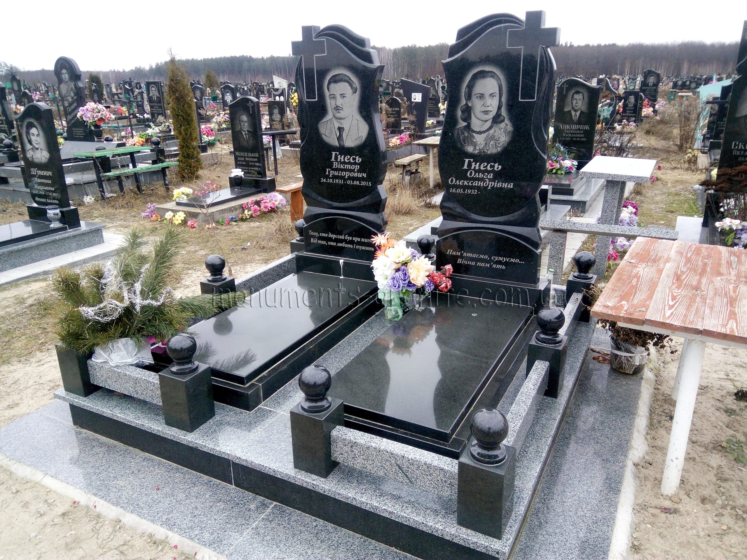 Памятник гранітний №10 Памятник гранітний №10
