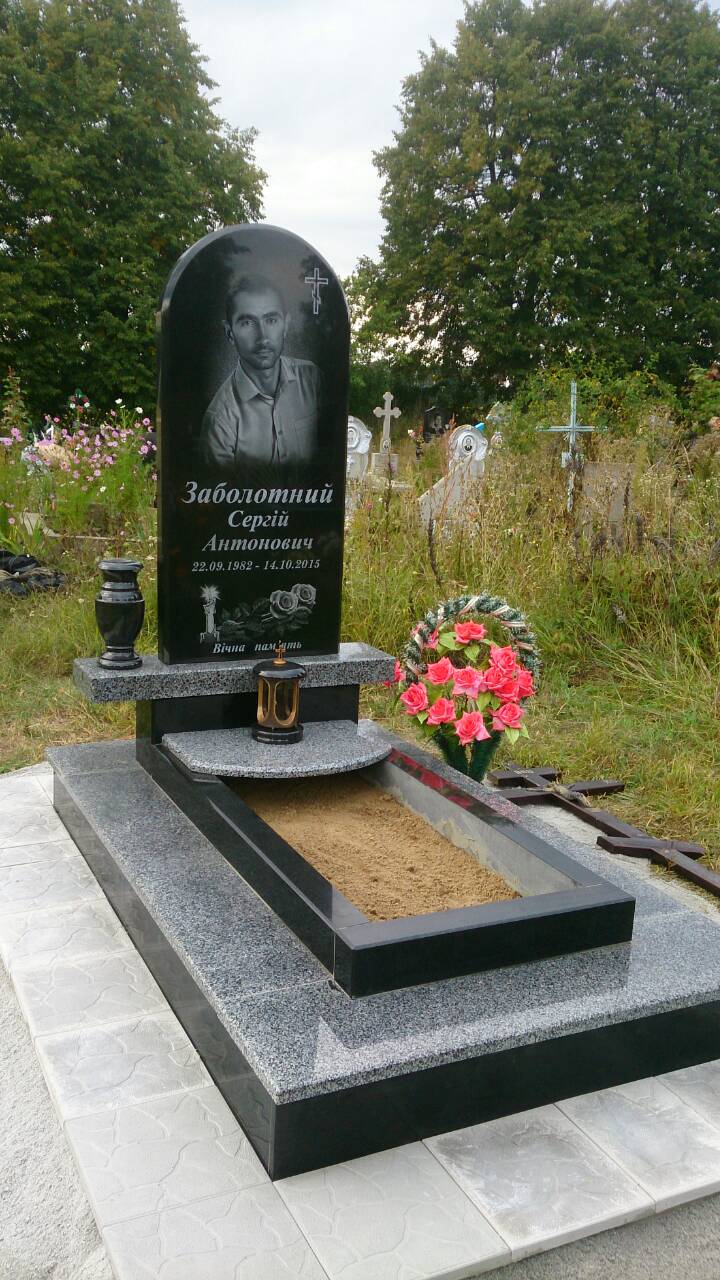 Памятник гранітний №26 Памятник гранітний №26