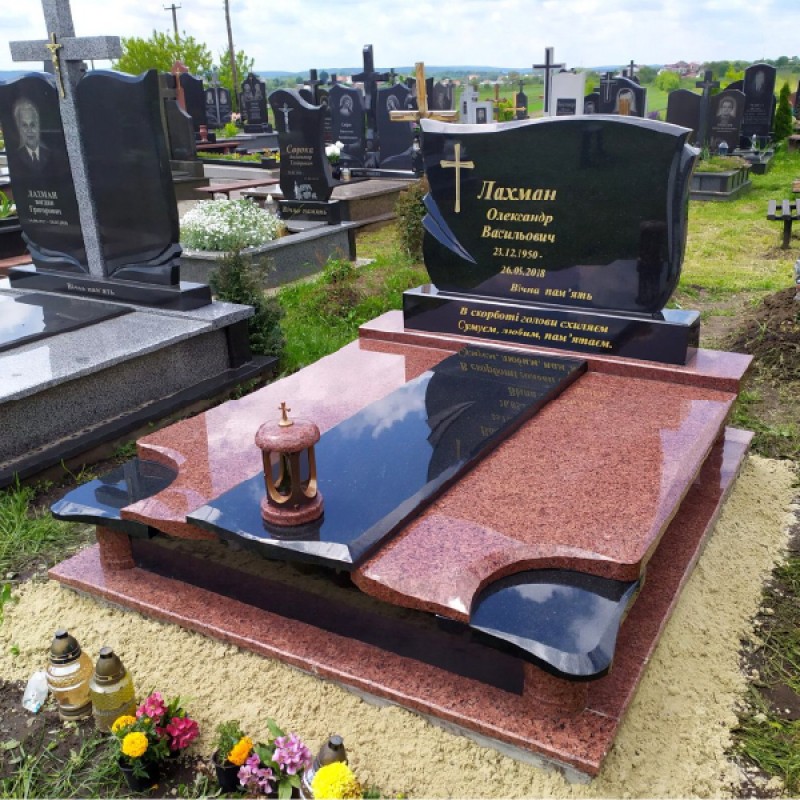 Памятник гранітний №Д32 Памятник гранітний №Д32