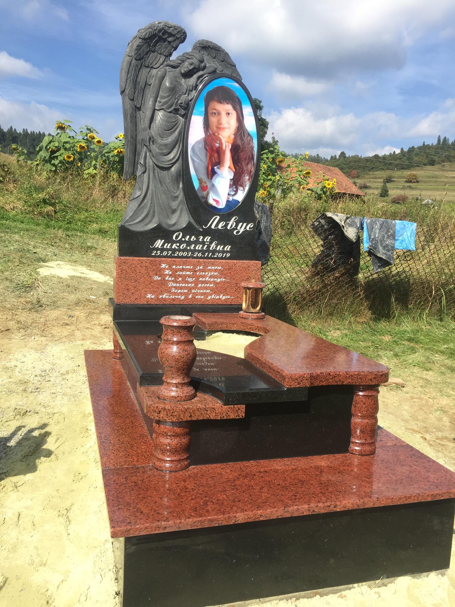 Памятник гранітний №Е18 Памятник гранітний №Е18