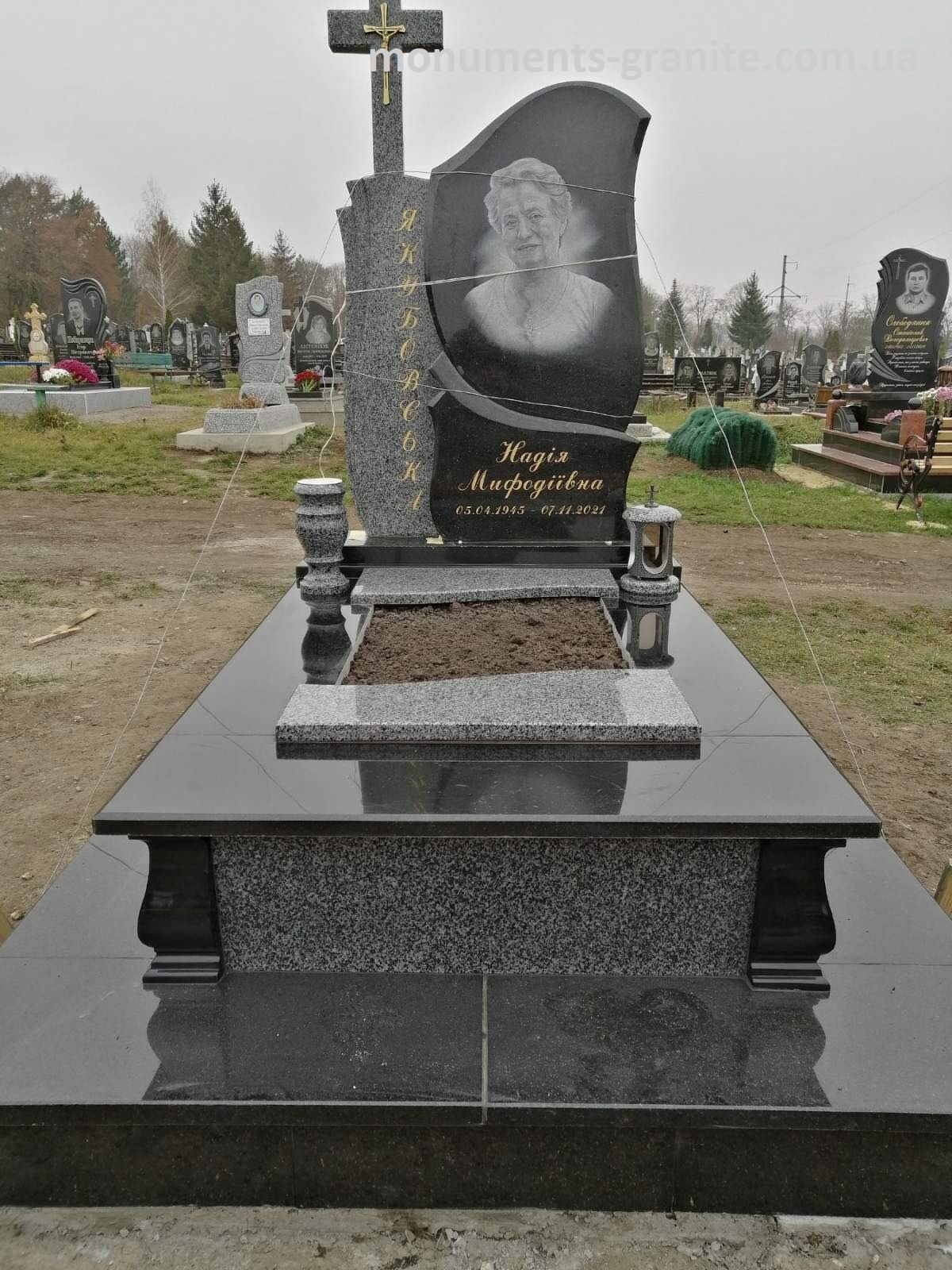 Памятник гранітний №39 Памятник гранітний №39